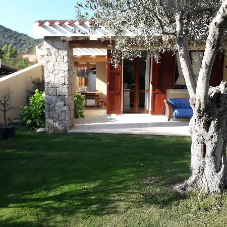 Con Piscina Privata Vicino Campu Longo بيت للعطل فيلاّسيمِيوس